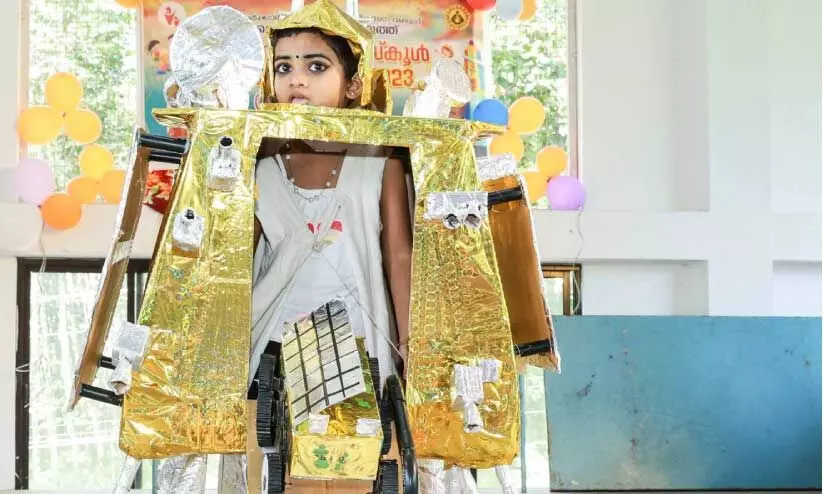 അംഗൻവാടി കലോത്സവത്തിലെ കുരുന്നുകളുടെ പ്രകടനത്തിൽനിന്ന് അംഗൻവാടി കലോത്സവത്തിലെ കുരുന്നുകളുടെ പ്രകടനത്തിൽനിന്ന്