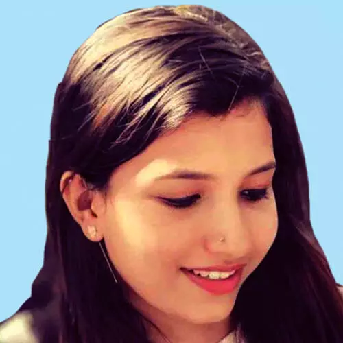 ബൈ​ക്കു​ക​ൾ കൂ​ട്ടി​യി​ടി​ച്ച് യു​വ​തി​ക്ക് ദാ​രു​ണാ​ന്ത്യം