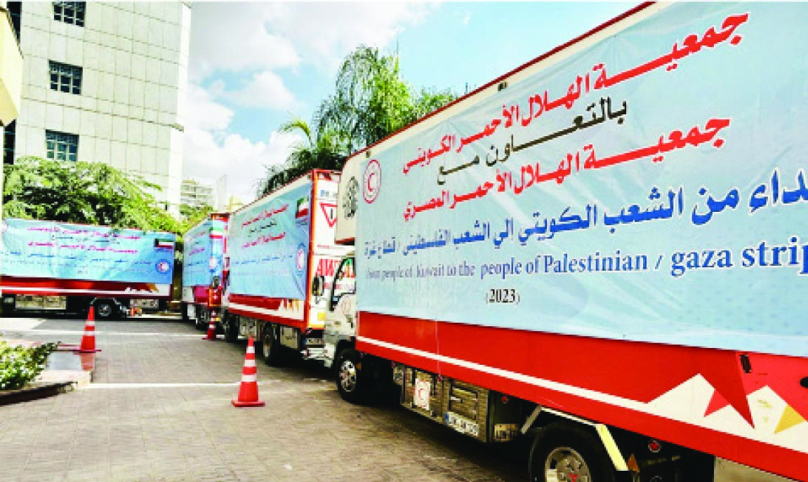 സഹായവിതരണത്തിന് കെ.ആർ.സി.എസ് ട്രക്കുകൾ സഹായവിതരണത്തിന് കെ.ആർ.സി.എസ് ട്രക്കുകൾ