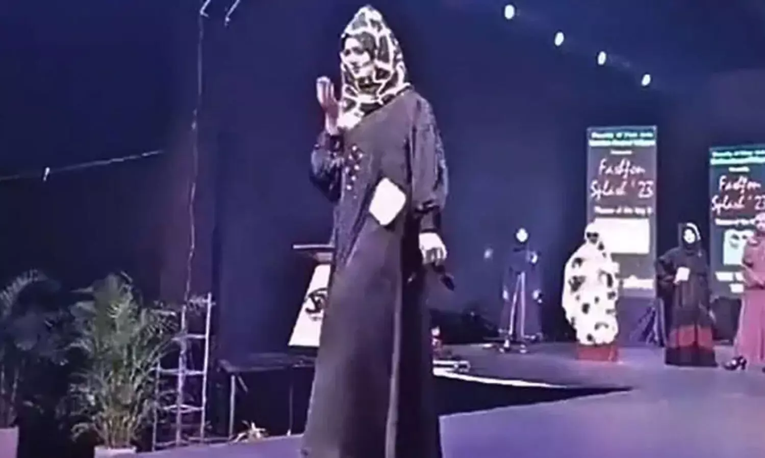 ബുർഖ ധരിച്ച് ക്യാറ്റ് വാക്ക്; സംഘാടകർ മാപ്പ് പറയണമെന്ന് ജംഇയ്യത്തുൽ ഉലമായെ ഹിന്ദ്