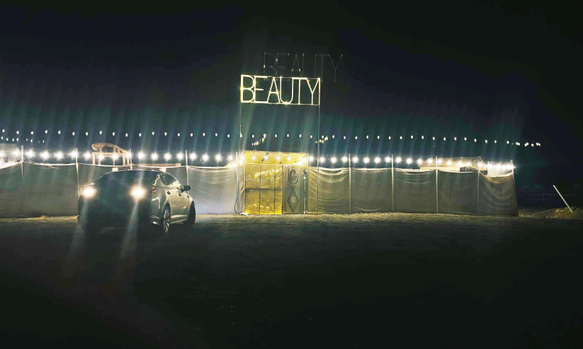 ശൈത്യകാലം വരവായി; കൂടാരങ്ങൾ ഉയർന്നു ശൈത്യകാലം വരവായി; കൂടാരങ്ങൾ ഉയർന്നു