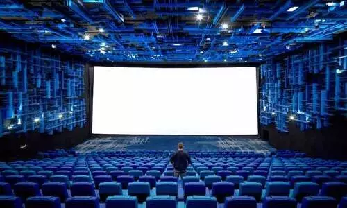 കാഴ്ചയുടെ ഉലകം ഏകാന്തതയിലെ   ബോക്സോഫിസ്