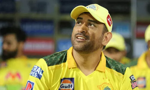 ‘ആരാധന മൂത്ത് ഇങ്ങനെയൊക്കെ ചെയ്യാമോ’..! ധോണി പ്രേമം കാരണം സ്കൂൾ വിദ്യാർത്ഥിക്ക് സസ്‍പെൻഷൻ