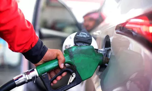 ഹൈറേഞ്ചിൽ ഹർത്താലും മഴയും;  പെട്രോൾ പമ്പുകൾ പൊലീസ്​ തുറപ്പിച്ചു