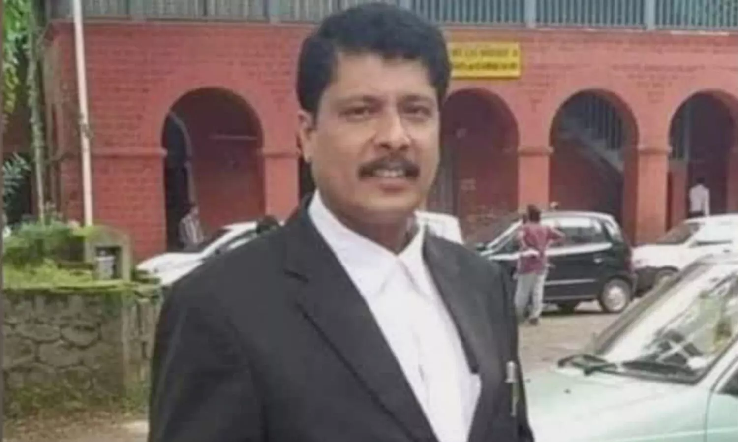 പീഡനക്കേസിൽ പ്രതിയായ അഭിഭാഷകൻ മുൻകൂർ ജാമ്യ ഹരജി നൽകി