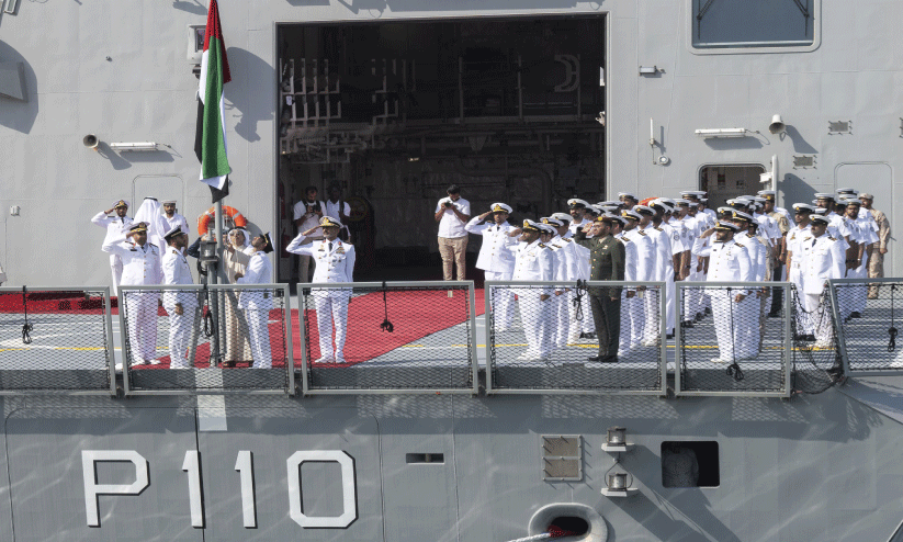 യു.എ.ഇ പുതിയ പടക്കപ്പല് നീറ്റിലിറക്കി യു.എ.ഇ പുതിയ പടക്കപ്പല് നീറ്റിലിറക്കി