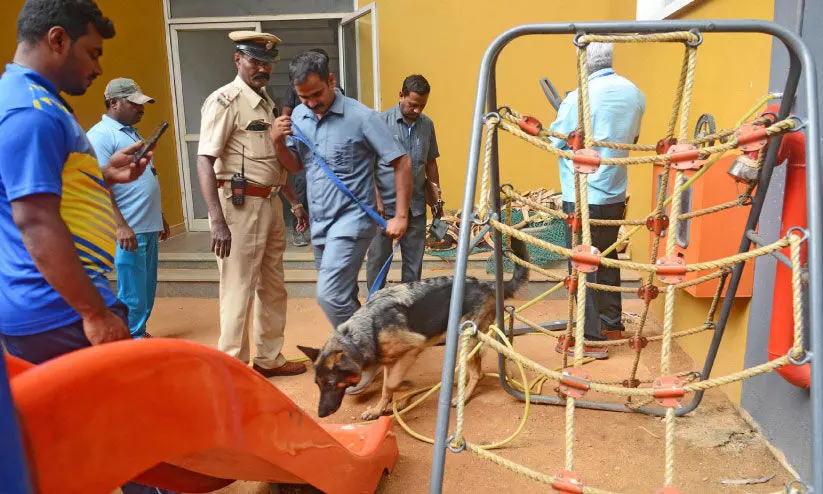 bomb threat bomb threat