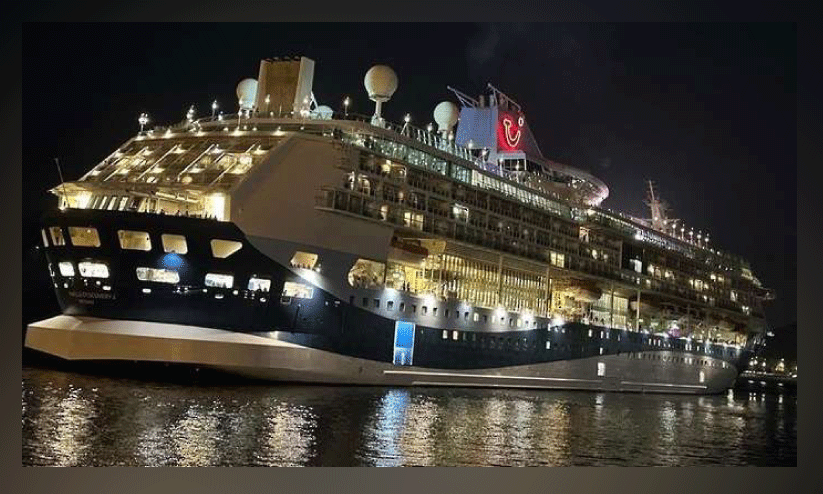 സു​ൽ​ത്താ​ൻ ഖാ​ബൂ​സ് തു​റ​മു​ഖ​ത്തെ​ത്തി​യ ക്രൂ​സ് ക​പ്പ​ൽ