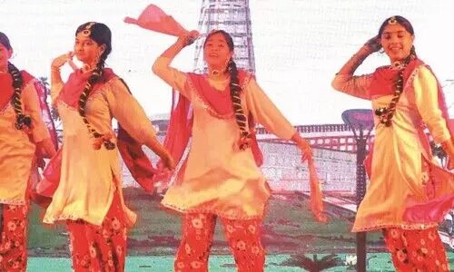 ‘ക​ളേ​ഴ്‌​സ് ഓ​ഫ് ഇ​ന്ത്യ’: കേ​ര​ള ക​ലാ​സാ​ഹി​തി ക​ലാ​നി​ശ ഒ​രു​ക്കി