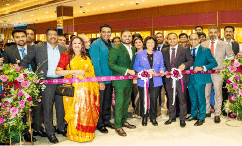 മ​ല​ബാ​ര്‍ ഗോ​ള്‍ഡ് കാ​ന​ഡ​യി​ൽ ഷോ​റൂം ആ​രം​ഭി​ച്ചു