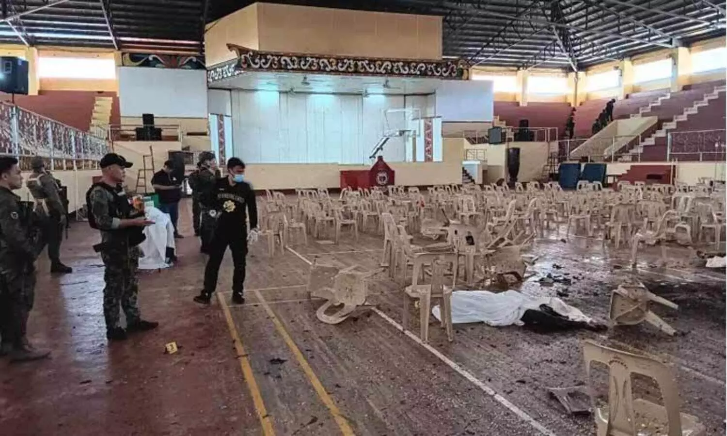 Bombing attack on Catholic mass in Philippines kills four