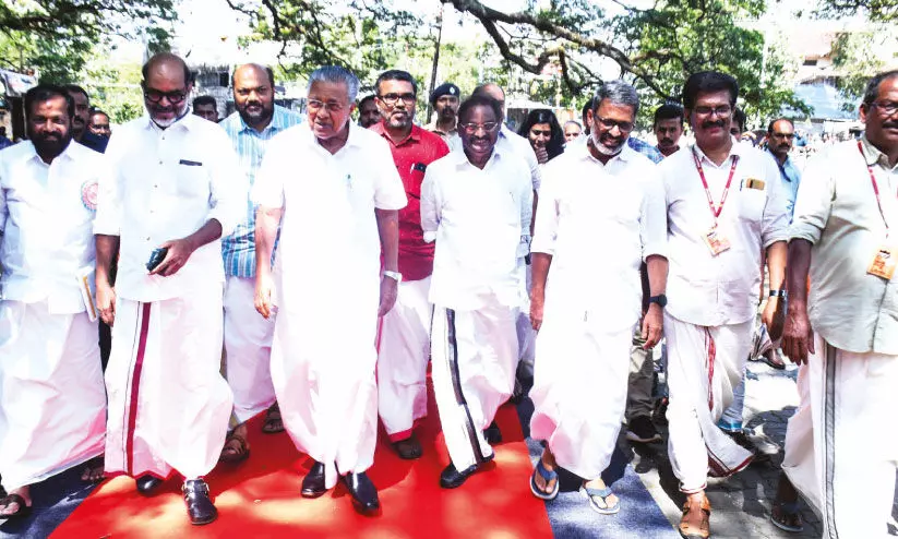 ഉന്നത വിദ്യാഭ്യാസ രംഗം കലുഷിതമാക്കാൻ ഗവർണർ ശ്രമിക്കുന്നു -മുഖ്യമന്ത്രി ഉന്നത വിദ്യാഭ്യാസ രംഗം കലുഷിതമാക്കാൻ ഗവർണർ ശ്രമിക്കുന്നു -മുഖ്യമന്ത്രി