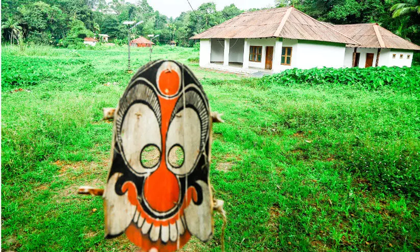 നിർമാണം തുടങ്ങിയിട്ട് 11 വർഷം എങ്ങുമെത്താതെ കടമ്മനിട്ടയിലെ; കലാഗ്രാമം നിർമാണം തുടങ്ങിയിട്ട് 11 വർഷം എങ്ങുമെത്താതെ കടമ്മനിട്ടയിലെ; കലാഗ്രാമം