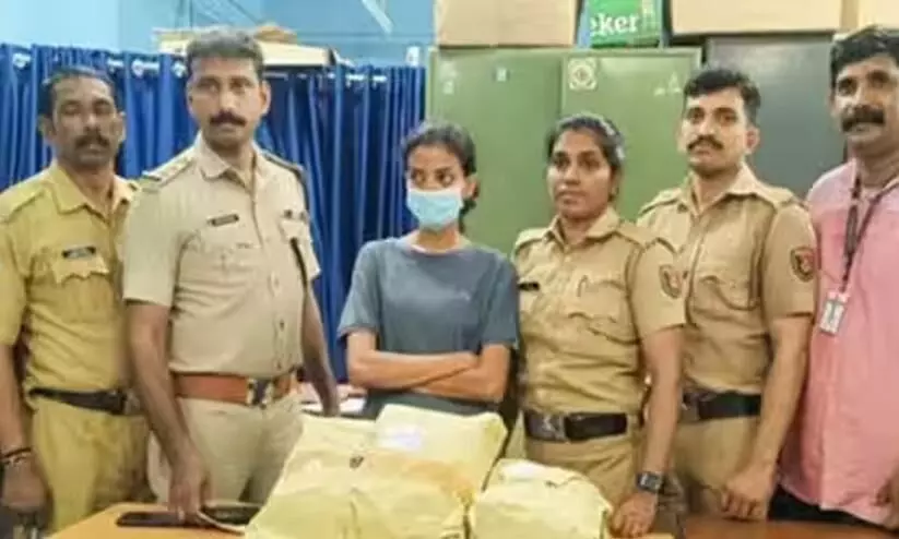 ganja case: bullet lady nikhila arrested in kannur ganja case: bullet lady nikhila arrested in kannur