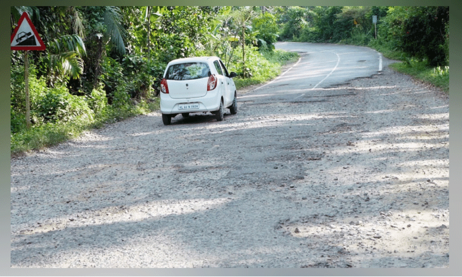 അന്തര്‍ജില്ല പാതയില്‍ ടാറിങ് കാണാനില്ല; പാടിയോട്ടുചാല്‍-കൊല്ലാട-കമ്പല്ലൂര്‍ റോഡില്‍ യാത്ര ദുഷ്‌കരം