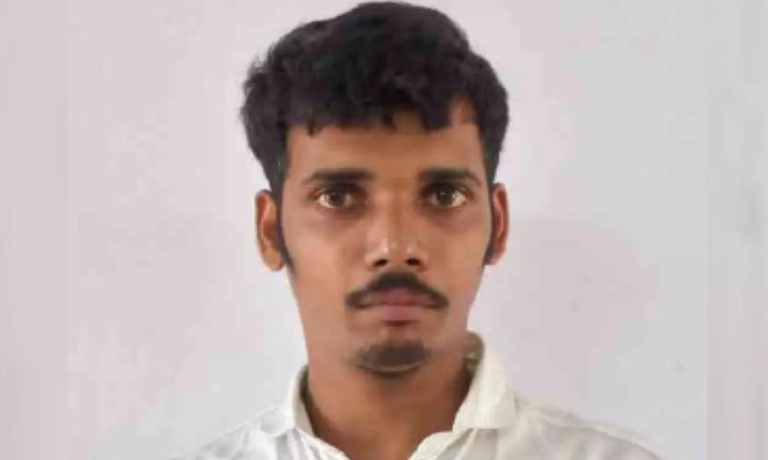 നിലമ്പൂർ- ഷൊർണൂർ പാസഞ്ചറിൽ വ്യാജ ടി.ടി.ഇ പിടിയിൽ