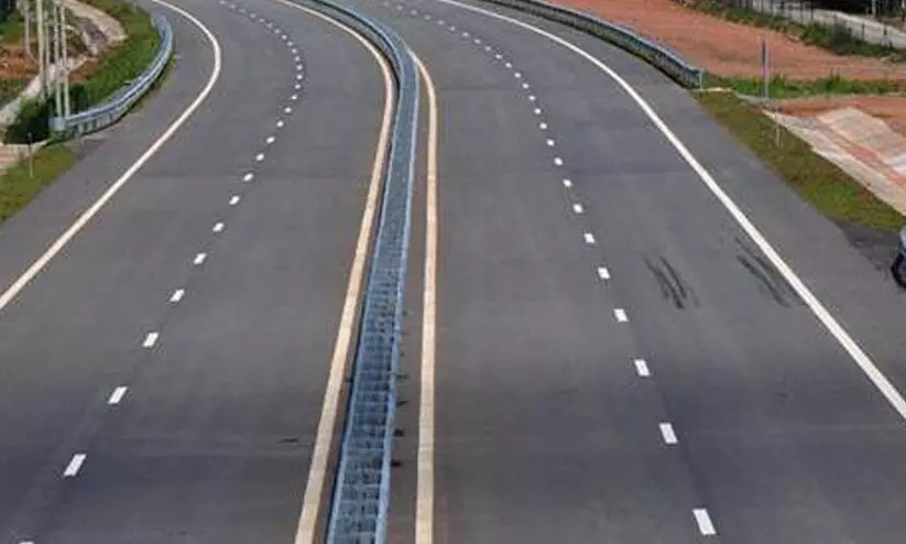 മുണ്ടൂർ– പുറ്റെക്കര റോഡ് നാലു വരിയാക്കാൻ 96.47 കോടി മുണ്ടൂർ– പുറ്റെക്കര റോഡ് നാലു വരിയാക്കാൻ 96.47 കോടി