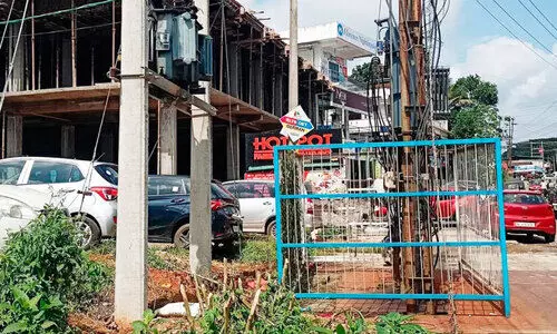 നഗരസഭവക സ്ഥലത്തെ ട്രാൻസ്​ഫോർമർ വൈദ്യുതി വകുപ്പ് നീക്കിയില്ല