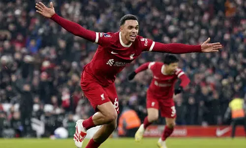 ലിവർപൂൾ ഫുൾഫോമിൽ; ഫുൾഹാമിനെ വീഴ്ത്തി രണ്ടാമത്