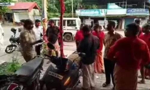 മൂന്ന് മാസമായി ഉപേക്ഷിക്കപ്പെട്ട നിലയിൽ ബൈക്കും സ്കൂട്ടറും; പൊലീസ് കസ്റ്റഡിയിലെടുത്തു