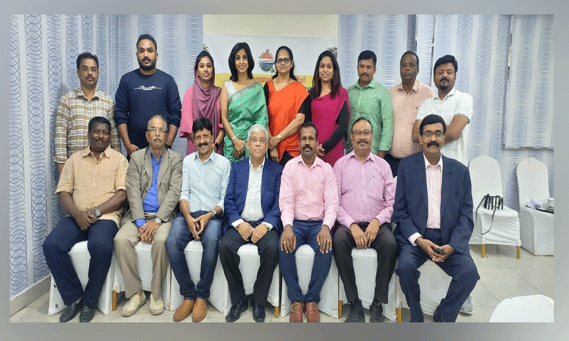 വേ​ള്‍ഡ് മ​ല​യാ​ളി കൗ​ണ്‍സി​ല്‍ ഗ്ലോ​ബ​ല്‍ പ്ര​സി​ഡ​ന്റി​ന് സ്വീ​ക​ര​ണം ന​ല്‍കി