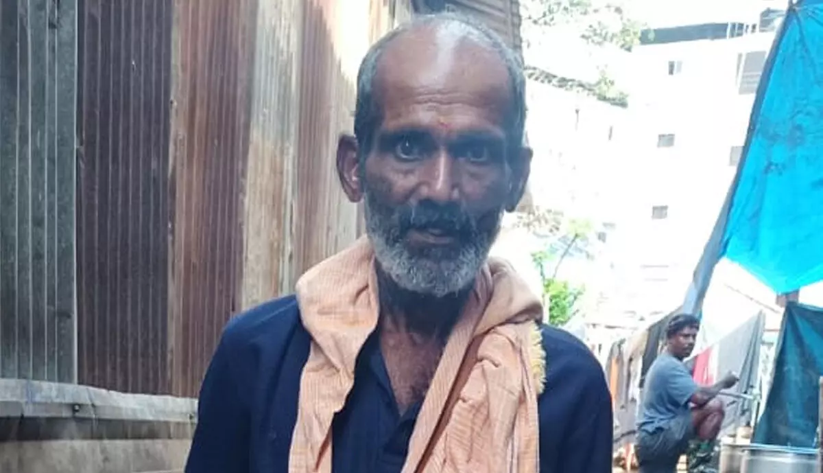 ശബരിമല തീർഥാടകരെ കെ.എസ്.ആർ.ടി.സി പാതിവഴിയിൽ ഇറക്കിവിടുന്നതായി പരാതി ശബരിമല തീർഥാടകരെ കെ.എസ്.ആർ.ടി.സി പാതിവഴിയിൽ ഇറക്കിവിടുന്നതായി പരാതി