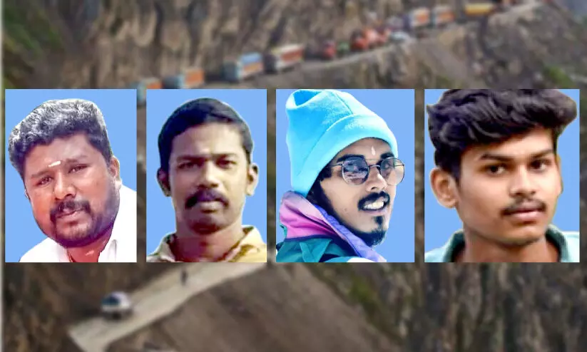 ജമ്മു കശ്മീരിൽ വാഹനം കൊക്കയിലേക്ക് മറിഞ്ഞു; നാല് പാലക്കാട് സ്വദേശികളുൾപ്പെടെ ഏഴ് പേർ മരിച്ചു ജമ്മു കശ്മീരിൽ വാഹനം കൊക്കയിലേക്ക് മറിഞ്ഞു; നാല് പാലക്കാട് സ്വദേശികളുൾപ്പെടെ ഏഴ് പേർ മരിച്ചു