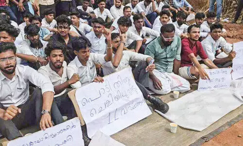 പൊ​ടി മൂ​ടി ക​ഞ്ഞി​പ്പു​ര-​മൂ​ടാ​ൽ ബൈ​പാ​സ്