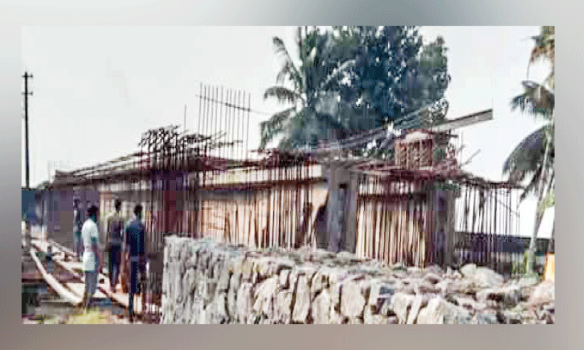 നി​ര്‍മാ​ണം പു​രോ​ഗ​മി​ക്കു​ന്ന ചാ​ത്ത​നാ​ട് - ക​ട​മ​ക്കു​ടി പാ​ലം