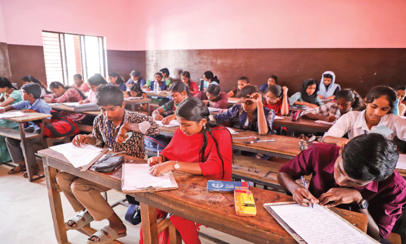 ത​ല​വി​ധി മാ​റ​ണ​മെ​ന്ന് ത​മി​ഴ്