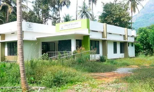 സ്മാര്ട്ട് വില്ലേജ് ഓഫിസിൽ വൈദ്യുതി എത്തും സ്മാര്ട്ട് വില്ലേജ് ഓഫിസിൽ വൈദ്യുതി എത്തും