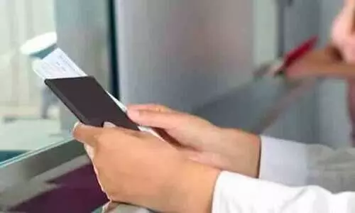 കാമുകനിൽ നിന്ന് പ്രായം മറച്ചുവെയ്ക്കാൻ വ്യാജ പാസ്പോർട്ട് ഉപയോഗിച്ച് ചൈനീസ് യുവതി