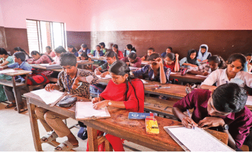 ത​ല​വി​ധി മാ​റ​ണ​മെ​ന്ന് ത​മി​ഴ്