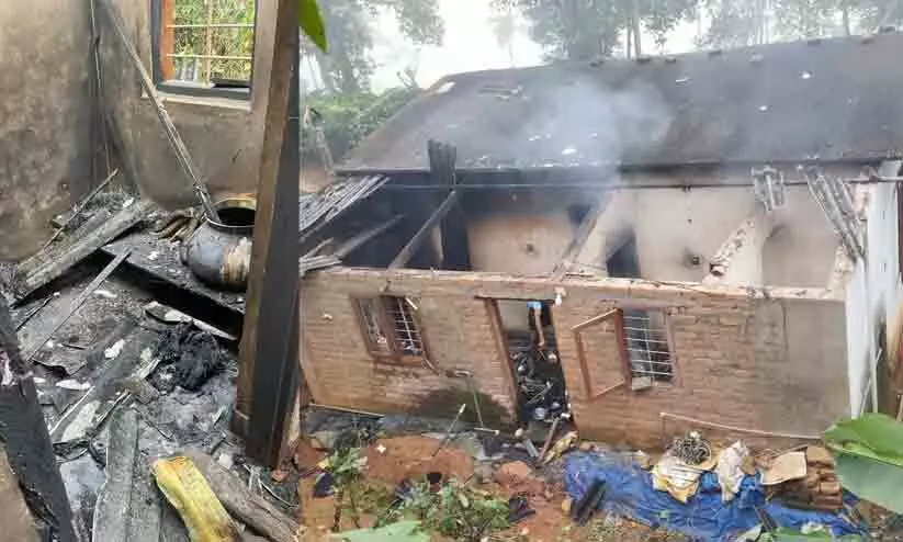 The house collapsed due to a gas explosion The house collapsed due to a gas explosion