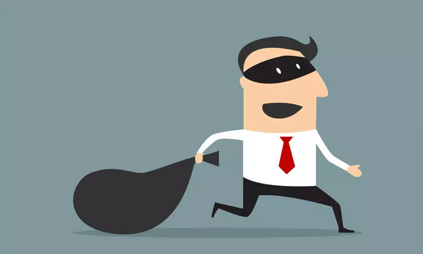 ഭരണിക്കാവ് ജങ്ഷനിലെ മോഷണം; പ്രതി അറസ്റ്റിൽ ഭരണിക്കാവ് ജങ്ഷനിലെ മോഷണം; പ്രതി അറസ്റ്റിൽ