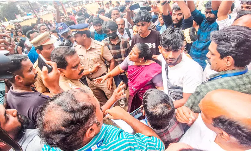 കട്ടപ്പനയിൽ കലാപം കട്ടപ്പനയിൽ കലാപം