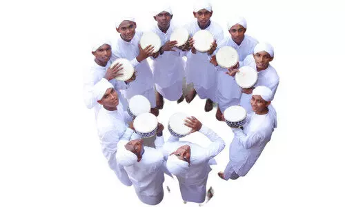 വേദികൾ തമ്മിൽ അകലമേറെ വേദികൾ തമ്മിൽ അകലമേറെ