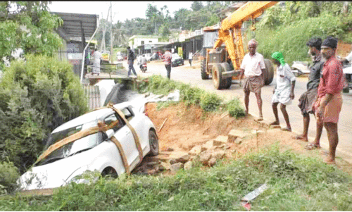സുരക്ഷ  മതിൽ ഇല്ല; അപകടം പതിവ്