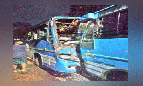 സ്വകാര്യ ബസുകൾ കൂട്ടിയിടിച്ച് 24 പേർക്ക് പരിക്ക്