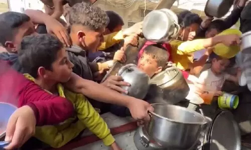 വീ​ടു​തോ​റും വേട്ട; നരകയാതനയിൽ ഗസ്സ