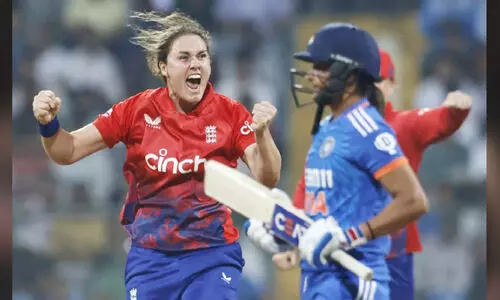 വ​നി​ത ട്വ​ന്റി20: ഇ​ന്ത്യ​ക്ക് വീ​ണ്ടും തോ​ൽ​വി; പ​ര​മ്പ​ര ന​ഷ്ടം