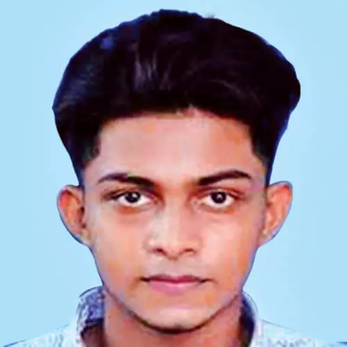 നീ​ന്ത​ൽ പ​രി​ശീ​ല​ന​ത്തി​നെ​ത്തി​യ വി​ദ്യാ​ർ​ഥി മു​ങ്ങി​മ​രി​ച്ചു