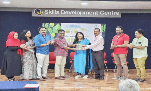 ‘വാ​സ്ജ​ന ക​ഥാ​സ​മാ​ഹാ​രം പ്ര​കാ​ശ​നം നി​ർ​വ​ഹി​ച്ചു