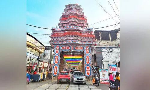 ചിറപ്പുത്സവത്തിന്​​ നാടൊരുങ്ങി; അലങ്കാരത്തിൽ  നിറഞ്ഞ് മുല്ലയ്ക്കൽ തെരുവ്