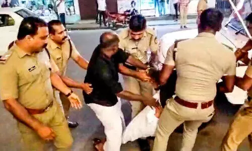 അഞ്ച് യൂത്ത് കോൺഗ്രസ് പ്രവർത്തകരെ കരുതൽ തടങ്കലിലാക്കി