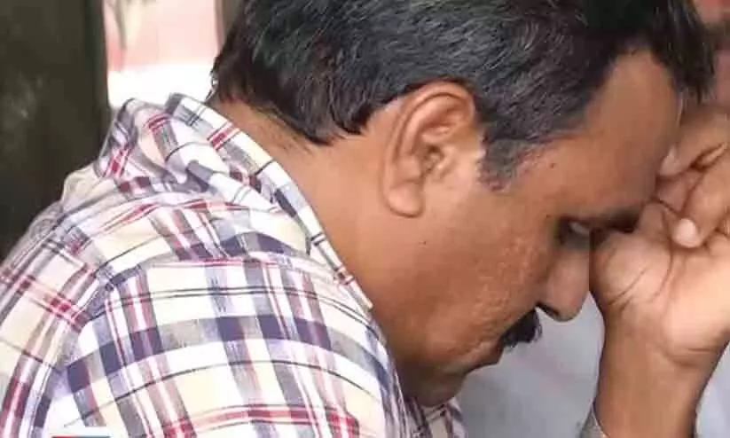 Health inspector arrested while accepting bribe