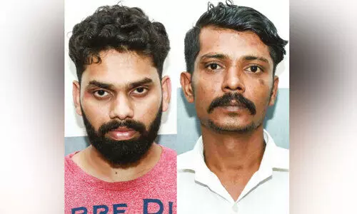 ബൈക്ക് യാത്രികനെ ഇടിച്ചിട്ട് 15 ലക്ഷം കവർന്ന കേസ്: സൂത്രധാരനടക്കം രണ്ടുപേർ അറസ്റ്റിൽ ബൈക്ക് യാത്രികനെ ഇടിച്ചിട്ട് 15 ലക്ഷം കവർന്ന കേസ്: സൂത്രധാരനടക്കം രണ്ടുപേർ അറസ്റ്റിൽ