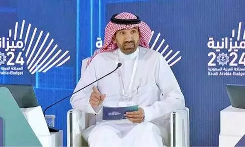 പൊ​തു​ബ​ജ​റ്റ്​ സം​വാ​ദ​ത്തി​ൽ സൗ​ദി മാ​ന​വ വി​ഭ​വ​ശേ​ഷി മ​ന്ത്രി എ​ൻ​ജി. അ​ഹ്​​മ​ദ്​ ബി​ൻ  സു​ലൈ​മാ​ൻ അ​ൽ​റാ​ജി​ഹി സം​സാ​രി​ക്കു​ന്നു