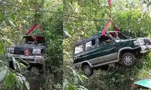 Sabarimala Car overturns Sabarimala Car overturns