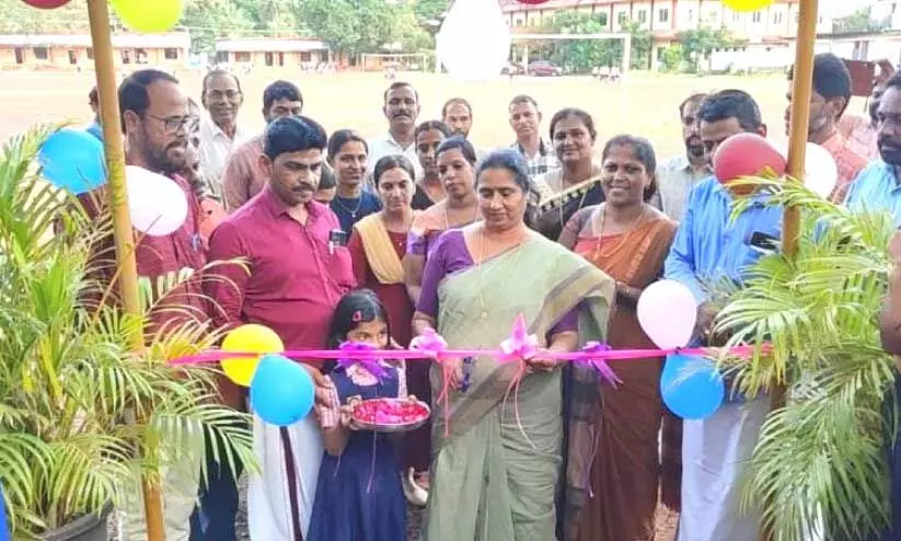 ചാ​യ്യോ​ത്ത് ഗ​വ.​ ഹ​യ​ര്‍ സെ​ക്ക​ന്‍ഡ​റി  സ്‌​കൂ​ളി​ല്‍ സ​ജ്ജീ​ക​രി​ച്ച ഗ​ണി​ത പാ​ര്‍ക്ക് ജി​ല്ല പ​ഞ്ചാ​യ​ത്ത് പ്ര​സി​ഡ​ന്റ് പി.  ​ബേ​ബി ബാ​ല​കൃ​ഷ്ണ​ന്‍ ഉ​ദ്ഘാ​ട​നം ചെ​യ്യു​ന്നു